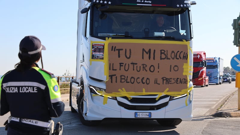 Cdm contro il caro carburanti: quali sono le misure del governo. Interessati trasporti, agricoltura e pesca