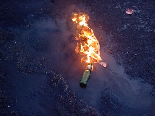 Molotov contro gli uffici di leva. È la rivolta per non combattere in Ucraina