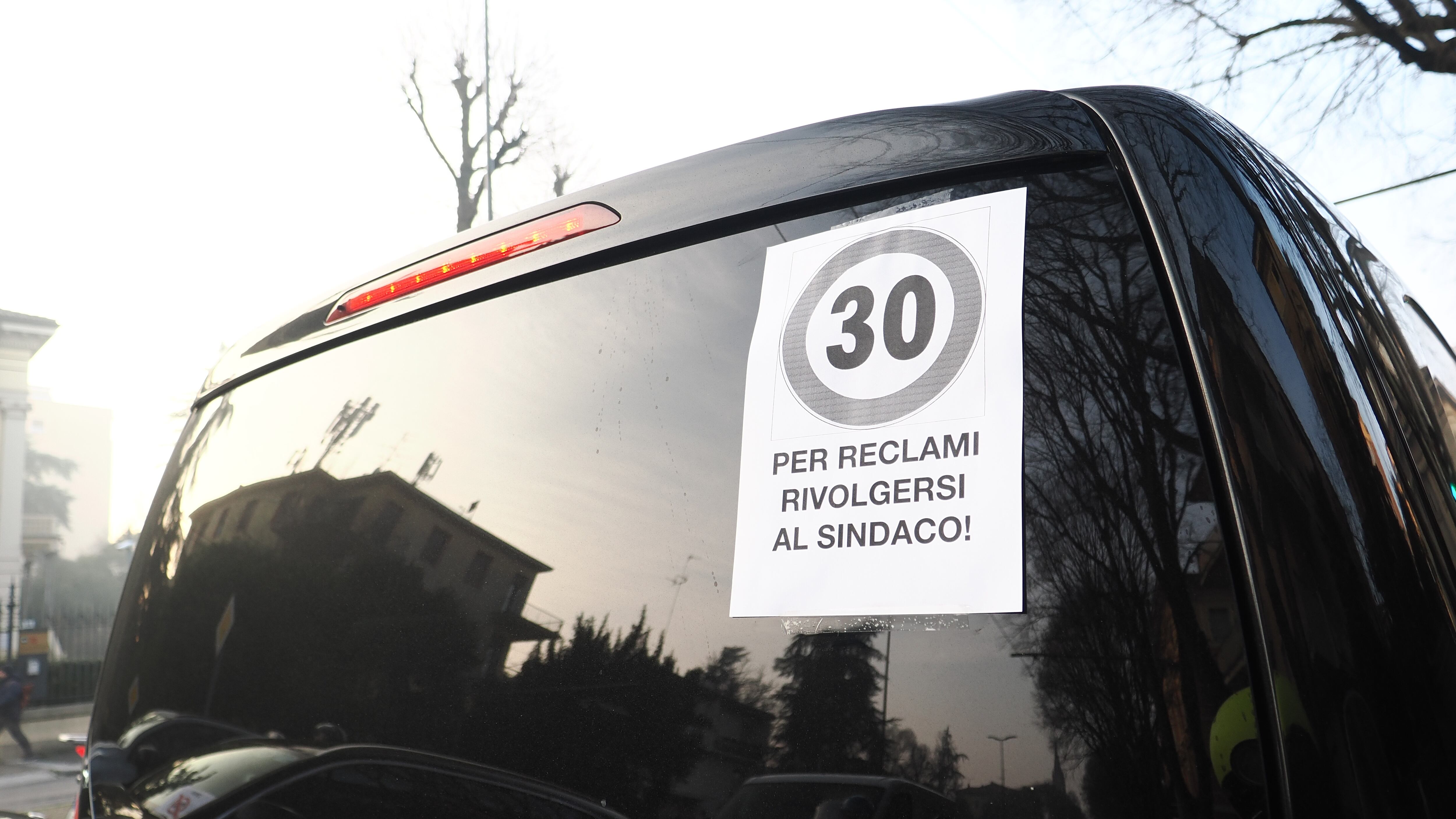La mossa di Salvini contro il sindaco dei 30 km all'ora