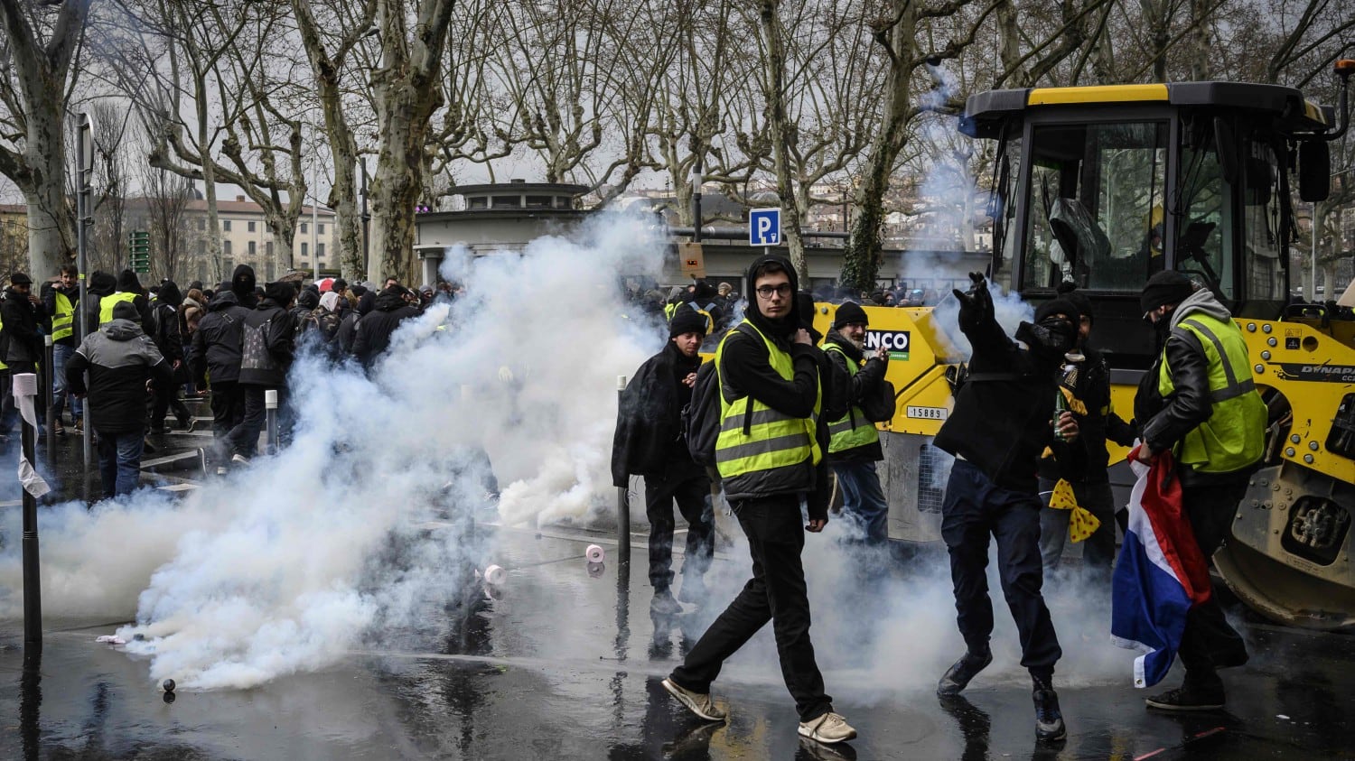 "I gilet gialli? Figli del disastro Hollande-Macron. Protagonisti della più grande rivolta moderna"