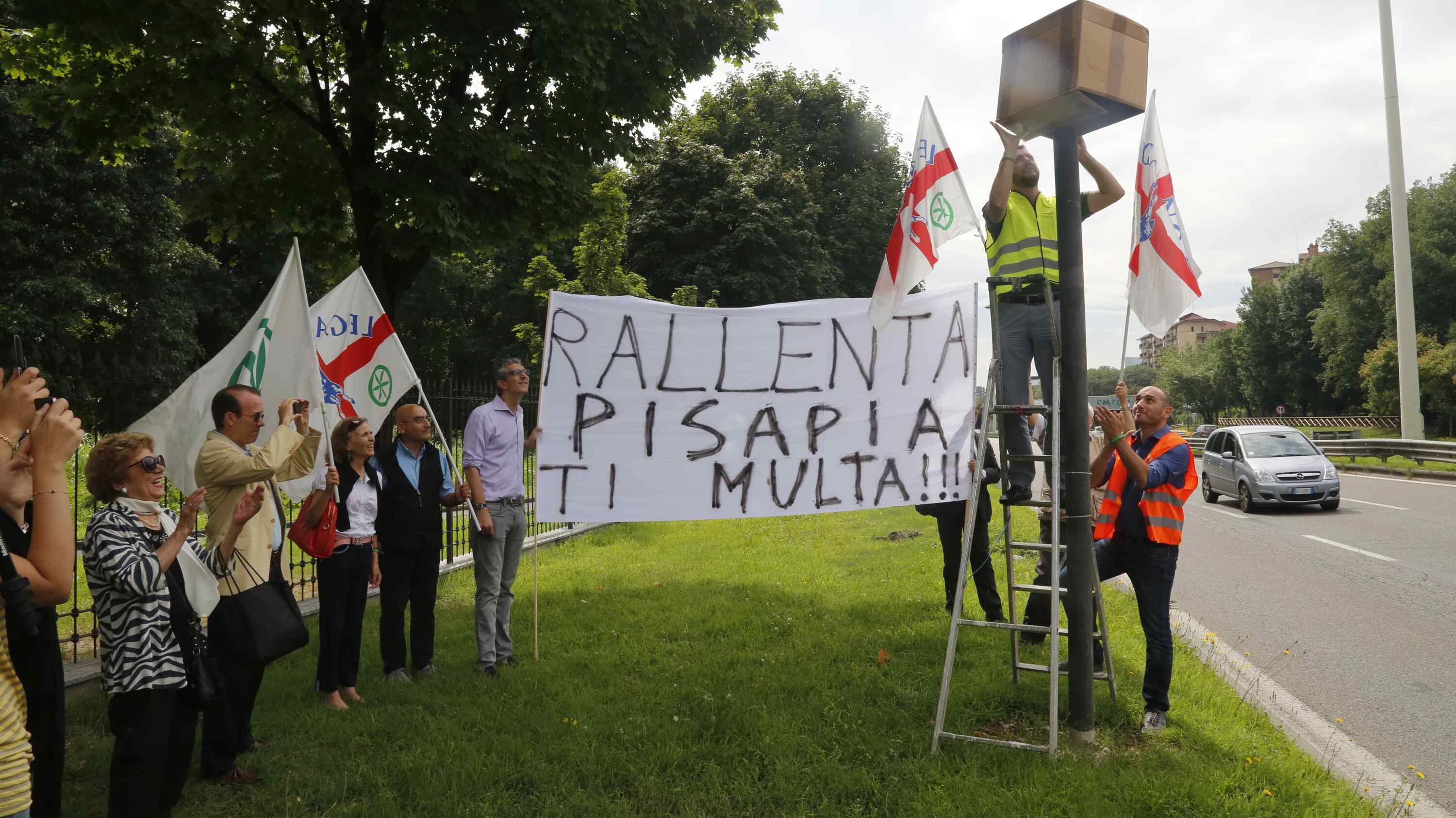 Lega, Salvini "oscura" gli autovelox di Pisapia