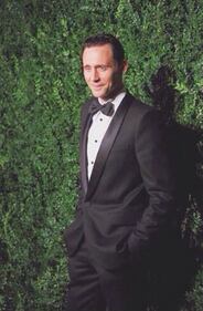 Tom Hiddleston, le foto del nuovo James Bond 13