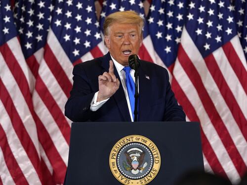 La battaglia legale è partita (con tre schiaffi per Trump)