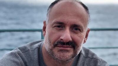 Il "portavoce" degli antifascisti di Milano incita l'odio contro il governatore leghista