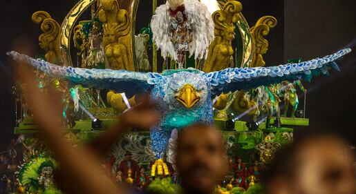 Brasile: la sfarzosa dei carri di Carnevale 1