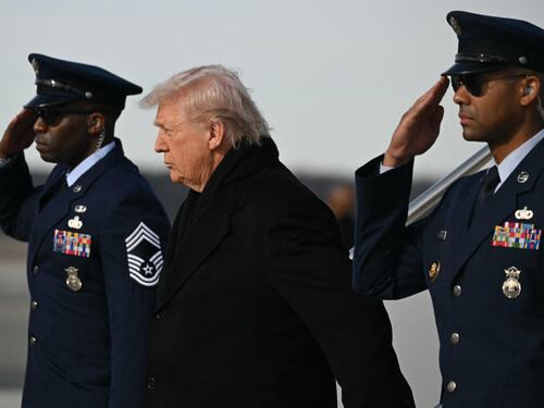 La rivelazione di Trump: "Attaccata una grande struttura in Venezuela"