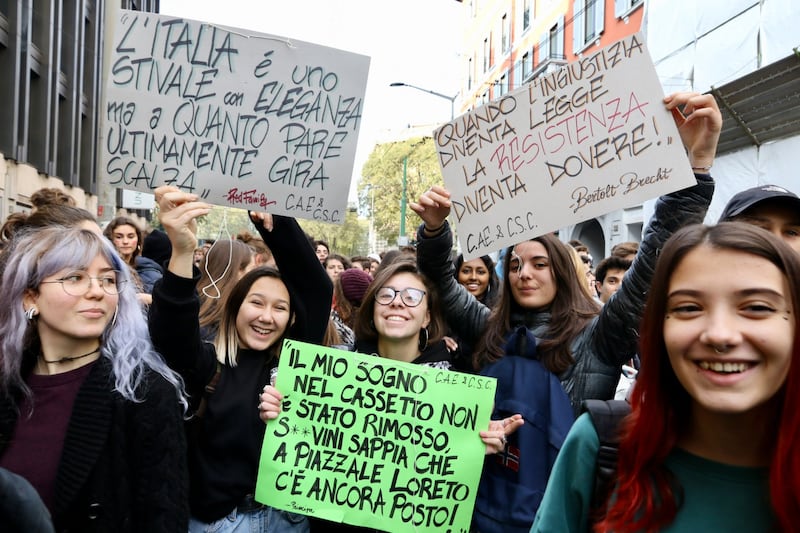La manifestazione di Milano: "Uccidere Salvini non è reato" 12