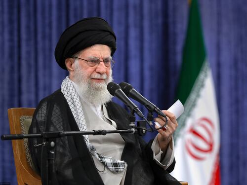 Khamenei frena sull'accordo per il nucleare. "Non funzionerà"