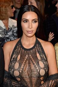 Kim Kardashian, seminuda alla Paris Fashion Week 15