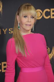 Emmy 2017, attrici hot sul red carpet 12