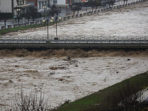 Maltempo, l'urlo di Garessio: "Acqua ovunque, siamo intrappolati"