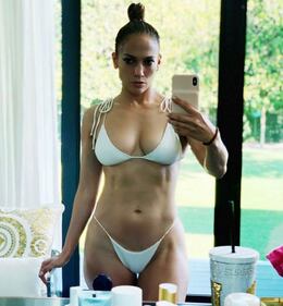 Jennifer Lopez sexy in costume 1