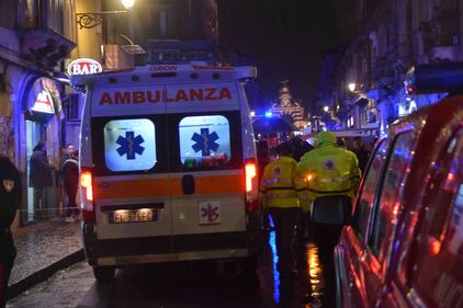 Catania, i soccorsi dopo l'esplosione della palazzina 13