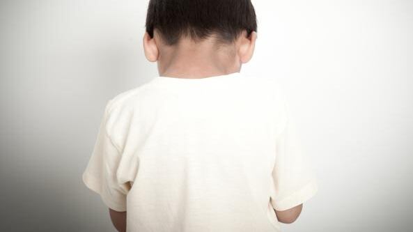 Pedofilia nella Chiesa di Francia: "Almeno 10 mila vittime". Ma è la punta dell'iceberg