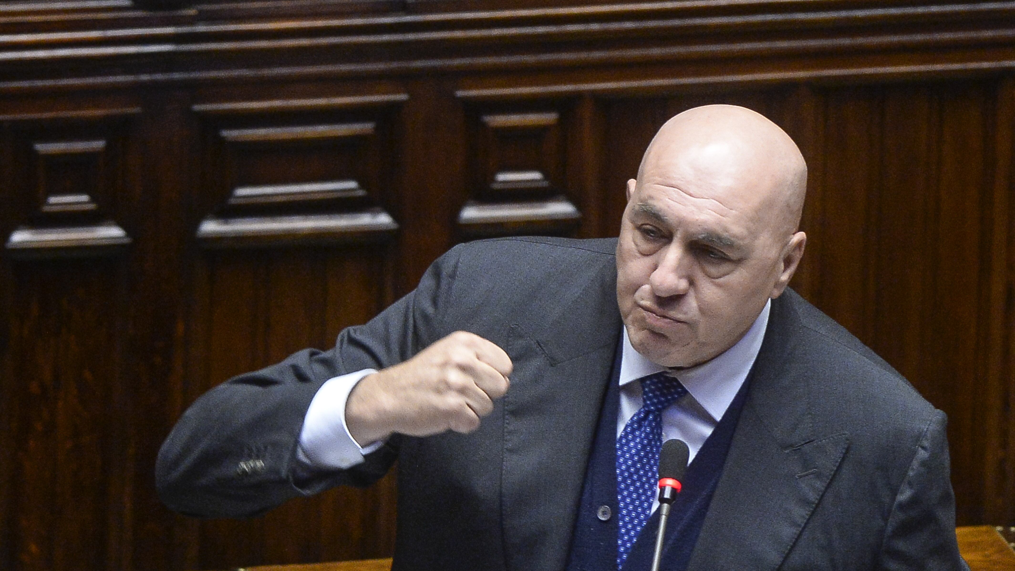"Vedo l'ombra di nuove Brigate Rosse". Il monito di Crosetto sulla deriva rossa