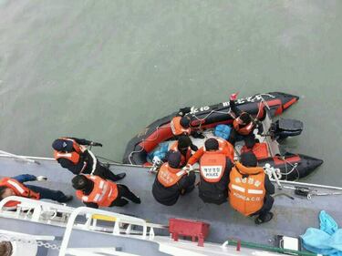 Una nave affonda in Sud Corea 7