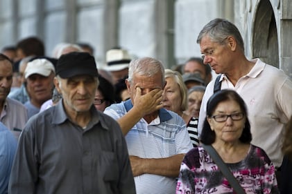 Grecia, code alla National Bank riaperta oggi 2