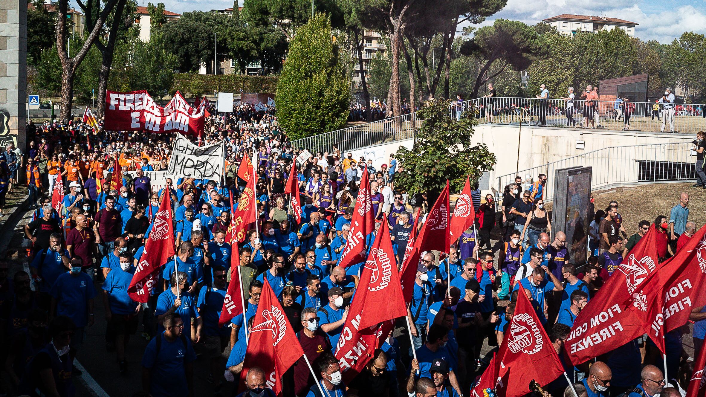 Gkn, bloccati 422 licenziamenti. Una sentenza apre la guerra