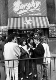 McDonald's chiude in piazza San Babila, addio a un pezzo di storia 11