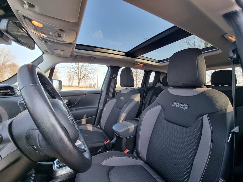 Jeep Renegade e-Hybrid, guarda le foto 8