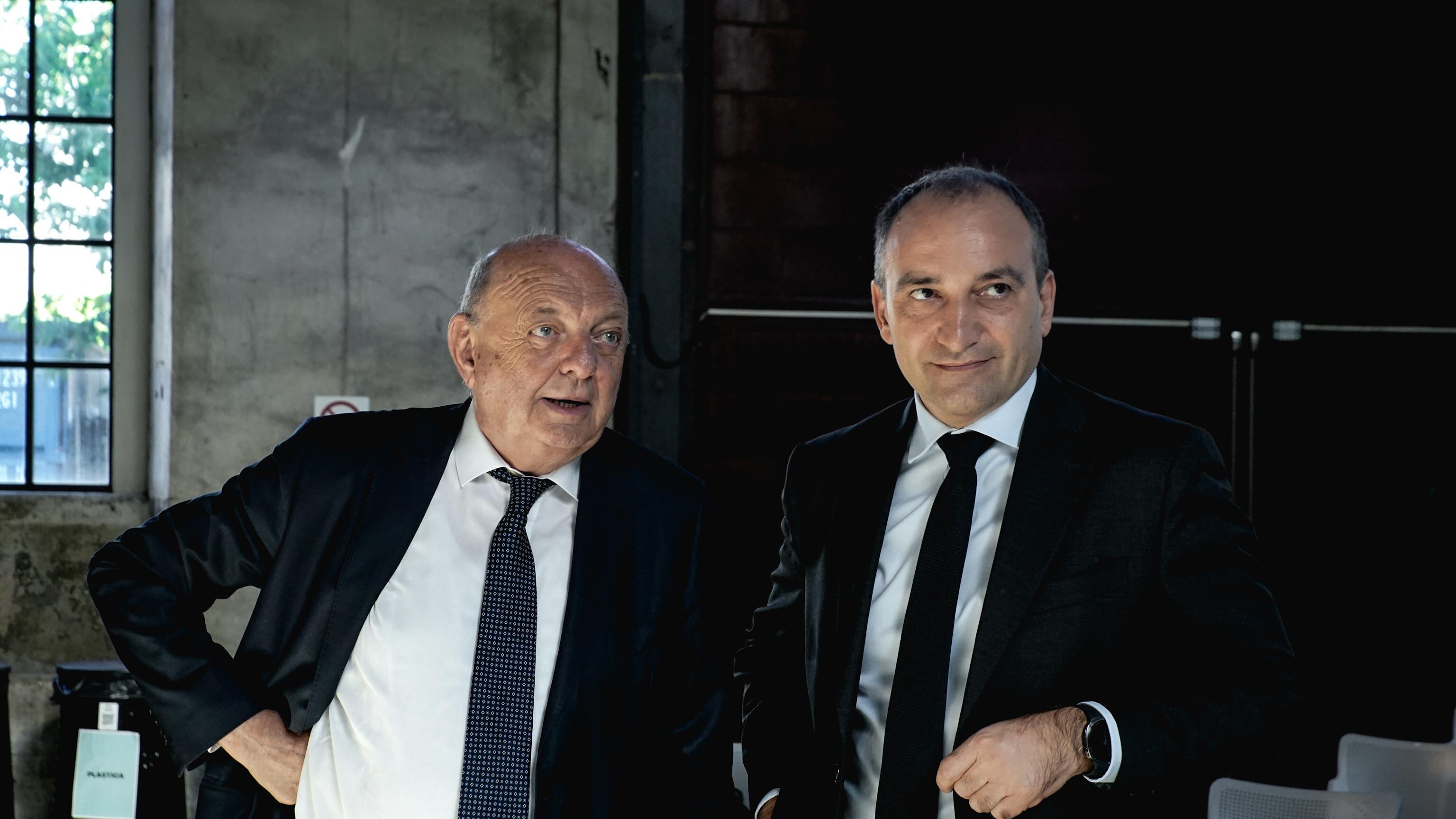 Il sindaco dem di Torino va al convegno sul nucleare, gli alleati di Avs ed Europa Verde lo attaccano