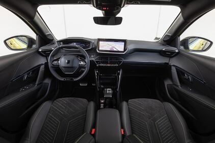 Peugeot e-208, guarda la gallery 22