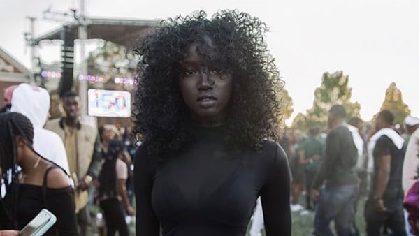 Anok Yai, modella per caso grazie a una foto su Instagram