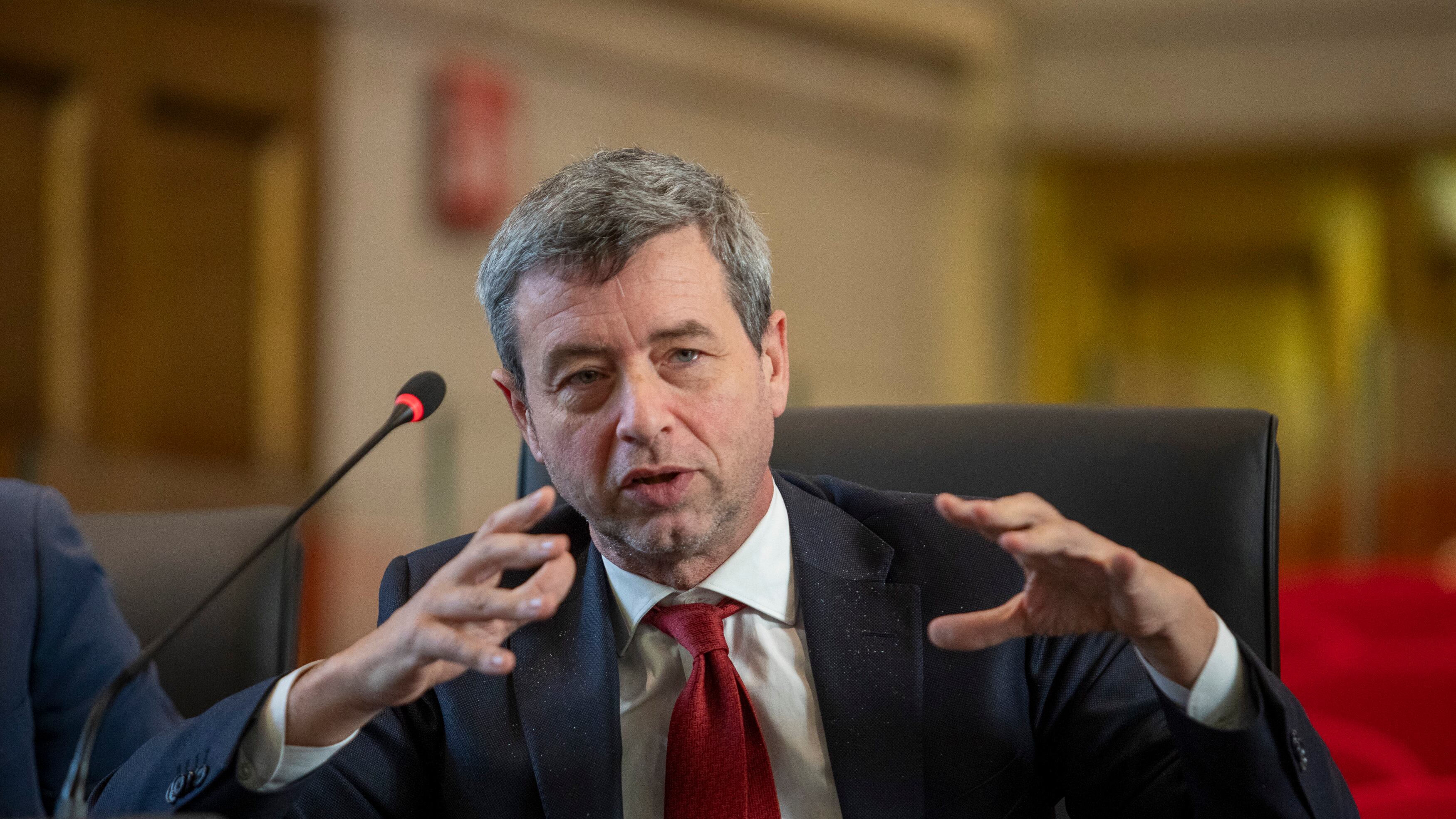 L'assurda tesi Pd: Italia umiliata dal governo
