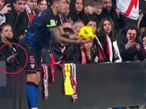 Bufera in Spagna, fallo laterale con molestia. Ocampos: "Tifoso mi ha toccato il sedere..."