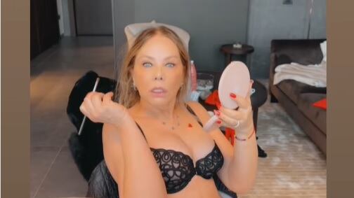 "Chi se ne frega". La foto in intimo di Ornella Muti scatena il web