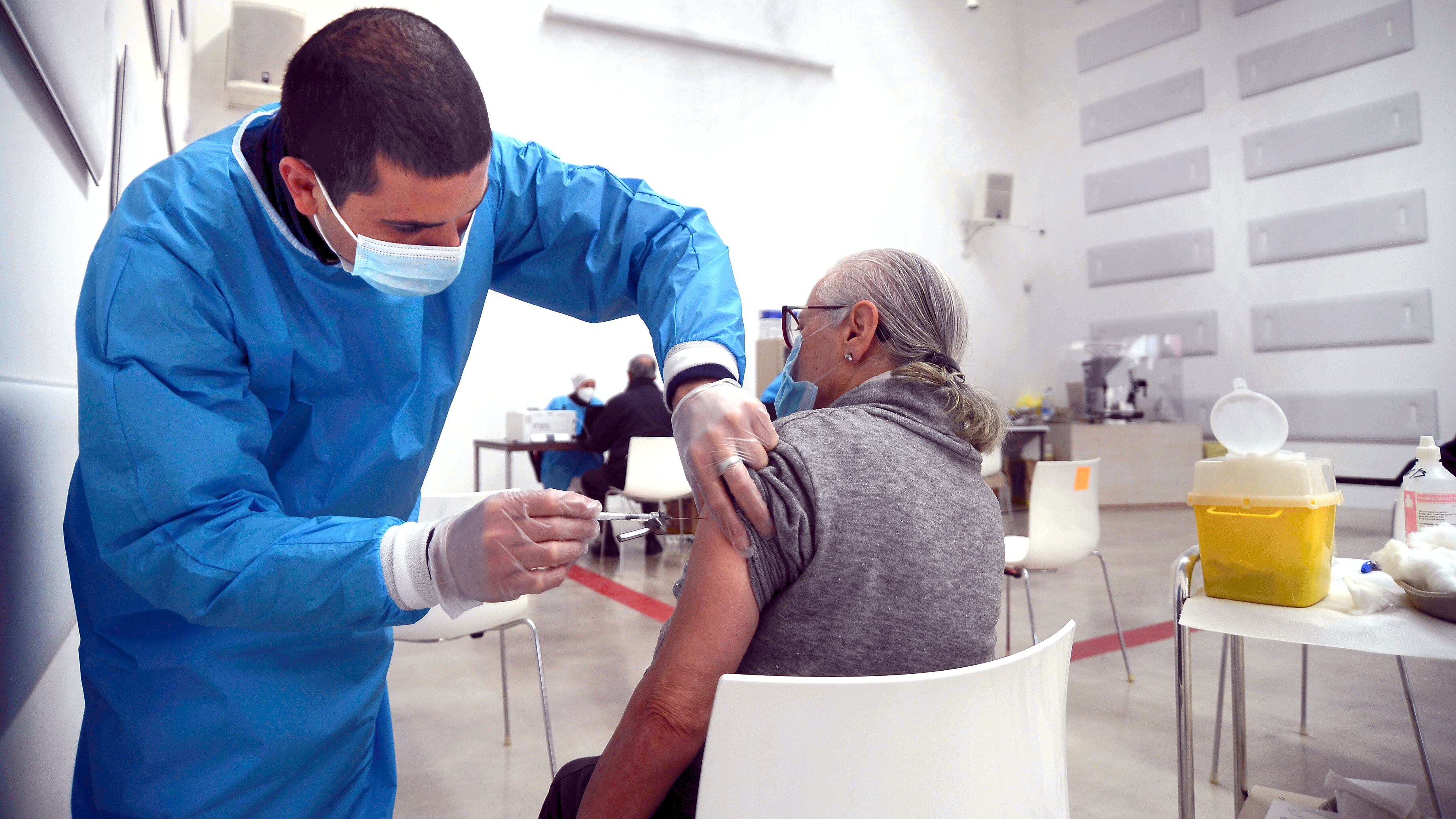 Vaccini, Regione spinge sull'acceleratore: quattro "vaccine day"