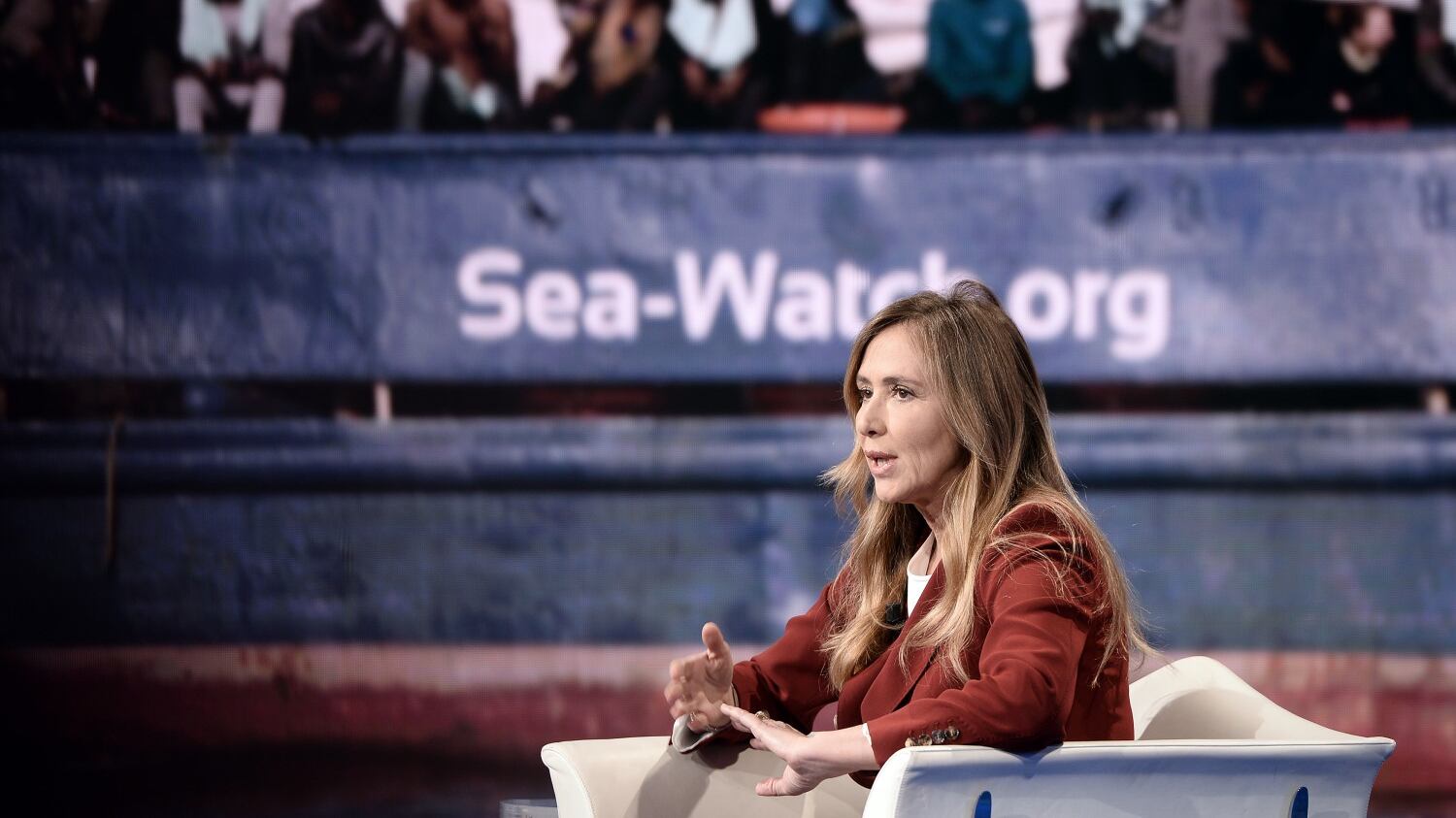 Salirono sulla Sea Watch. Multati tre parlamentari: "Non attesero i medici"