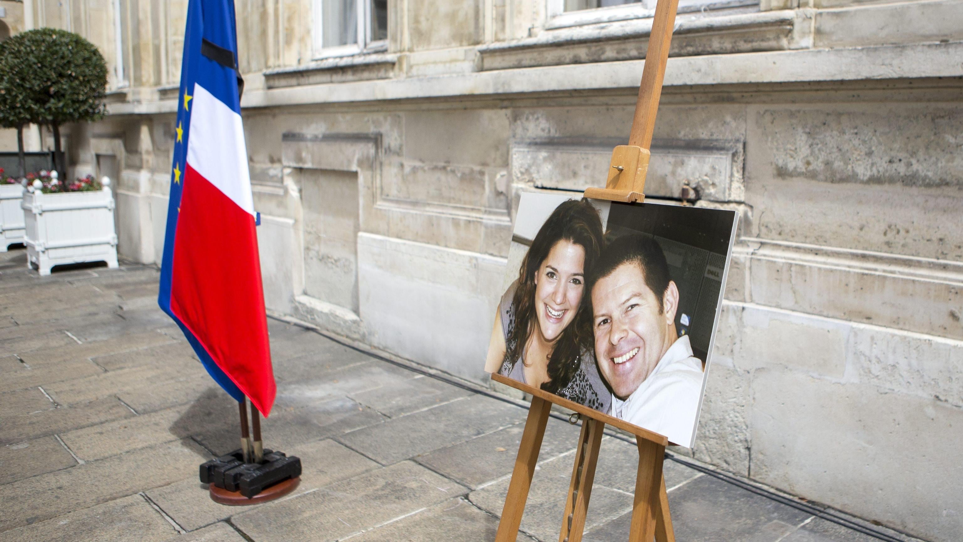Parigi, il poliziotto ucciso andò in casa del killer