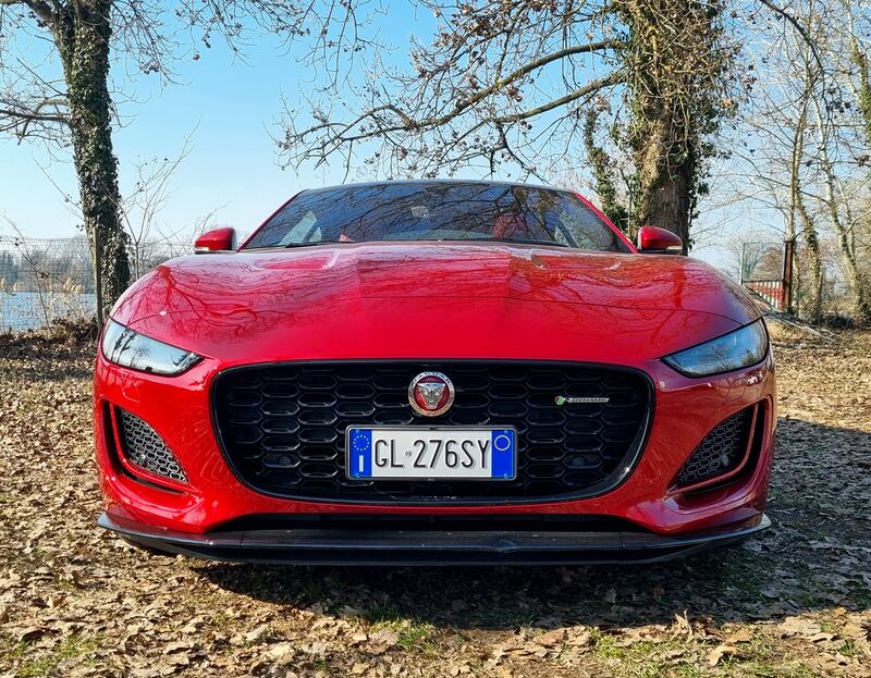Jaguar F-Type 75 P450, un gioiello in via d’estinzione: guarda le foto 5