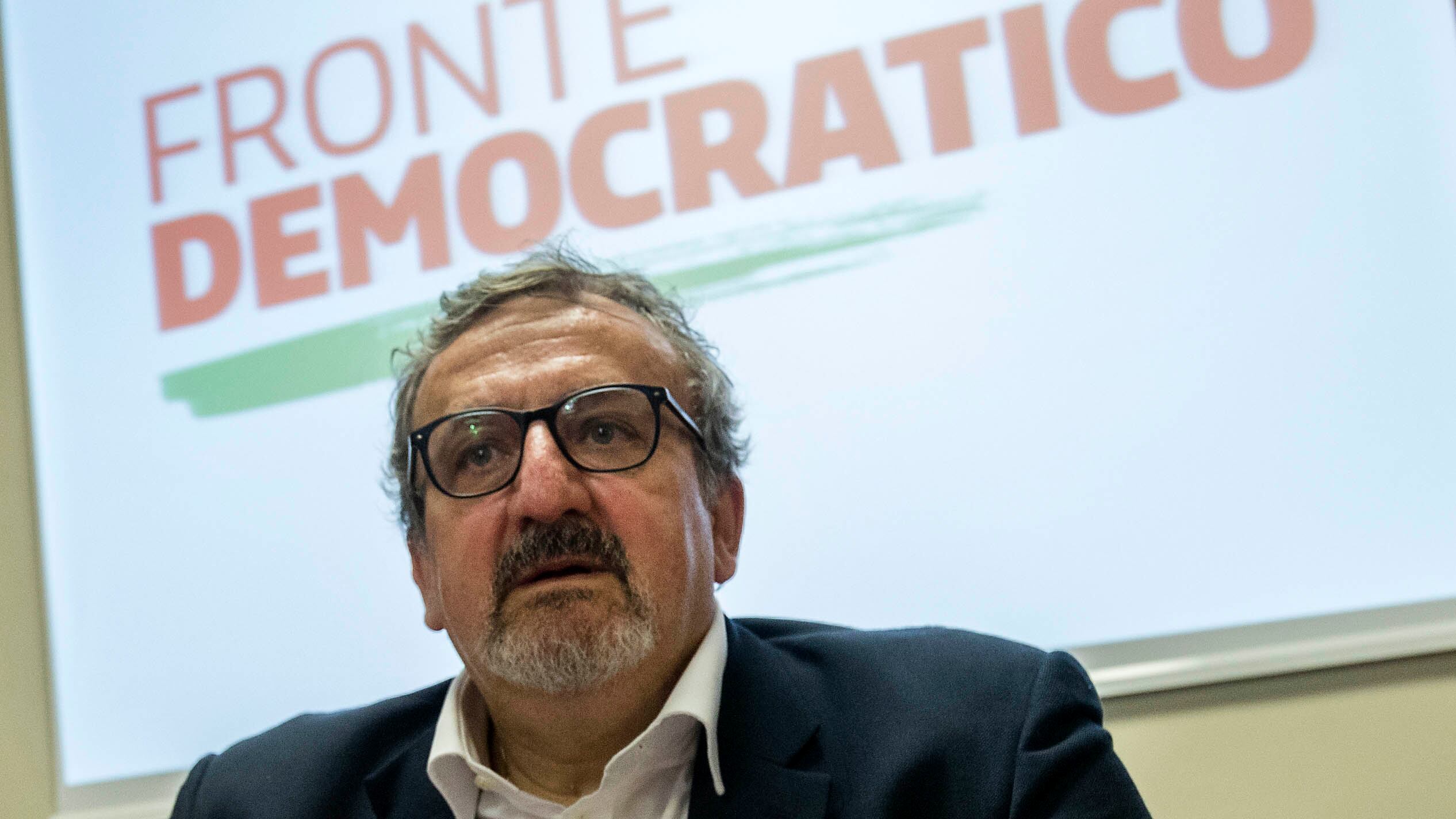 Emiliano difende Almirante: questa è vera democrazia
