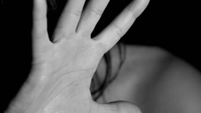 Picchiata dal compagno e minacciata: "Pubblico i nostri video sul web"