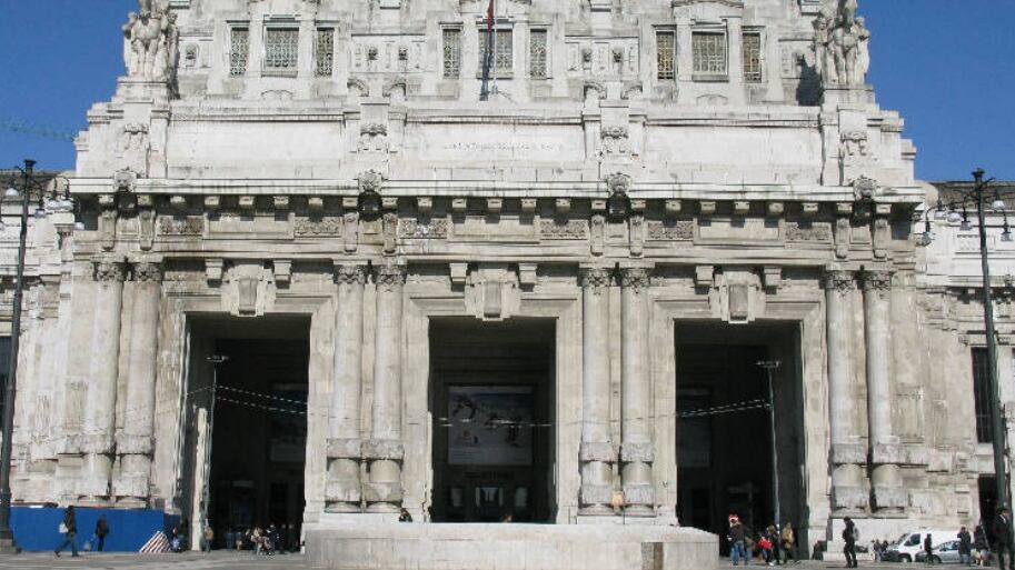 "Spesi 165 euro per il parcheggio in Centrale: più del treno"