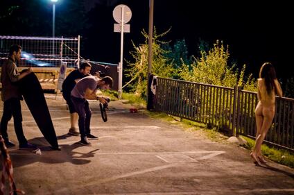 Nude per beneficienza. Ma le femministe protestano a Lodi 8