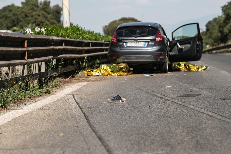 Tragedia a Roma: perdono la vita due turisti irlandesi investiti sulla Cristoforo Colombo 5