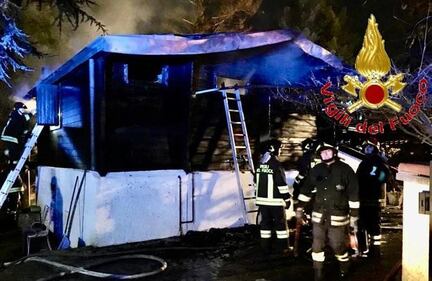 Ubriaco dà fuoco allo chalet della ex moglie 3