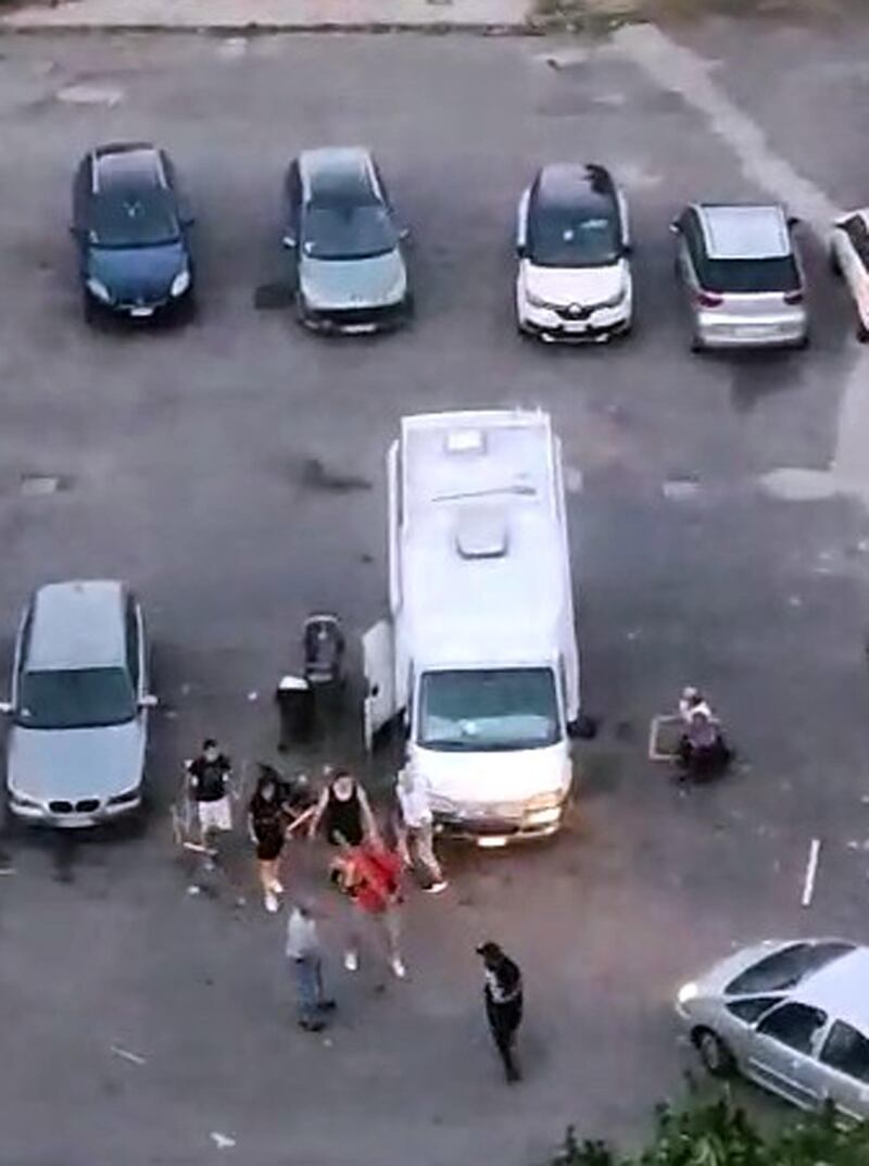 Rissa tra residenti e abusivi in via Bolla a Milano 8