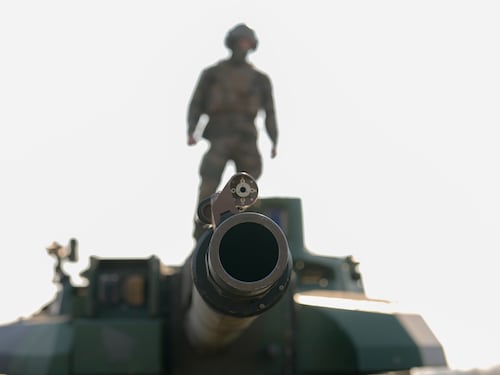 Razzi Usa a lungo raggi. Poi 800mila uomini e 200mila mezzi Nato. Piani di guerra a Berlino