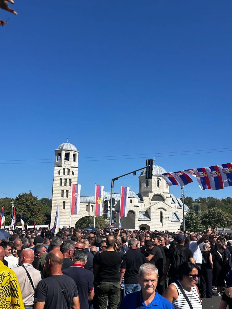 Le immagini inedite del funerale del generale