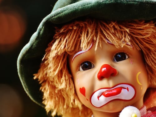 Clown si esibisce con il figlio di nove anni: a processo per sfruttamento