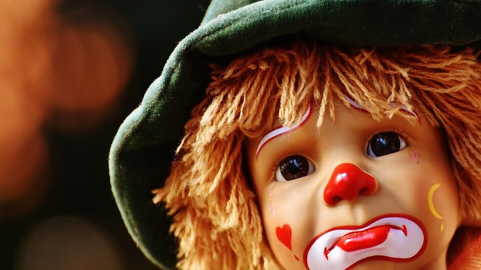 Clown si esibisce con il figlio di nove anni: a processo per sfruttamento