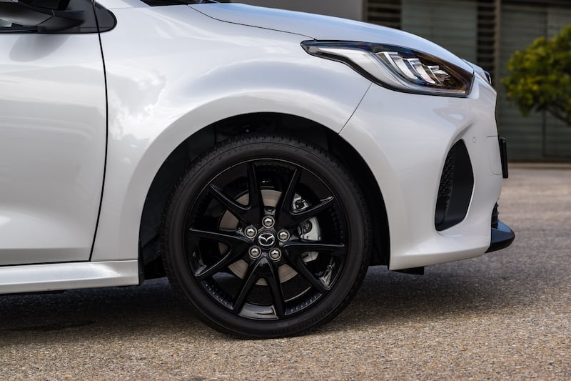 Mazda 2 Hybrid: guarda tutte le foto 10