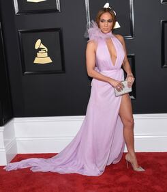 Jennifer Lopez, scatti bollenti per il tour 27
