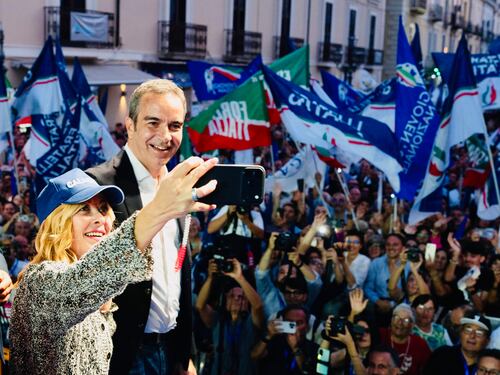 Meloni: "Confermata la fiducia al centrodestra". La maggioranza festeggia il trionfo di Occhiuto