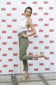Alessandra Ambrosio ​e la linea estiva di Xti 17