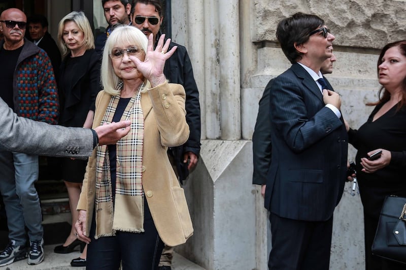 L'ultimo saluto a Gianni Boncompagni: la camera ardente è aperta al pubblico 4